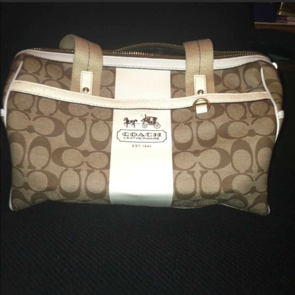 Hi, I’m looking for this bag if anyone has it for sale tag me thanks !!!